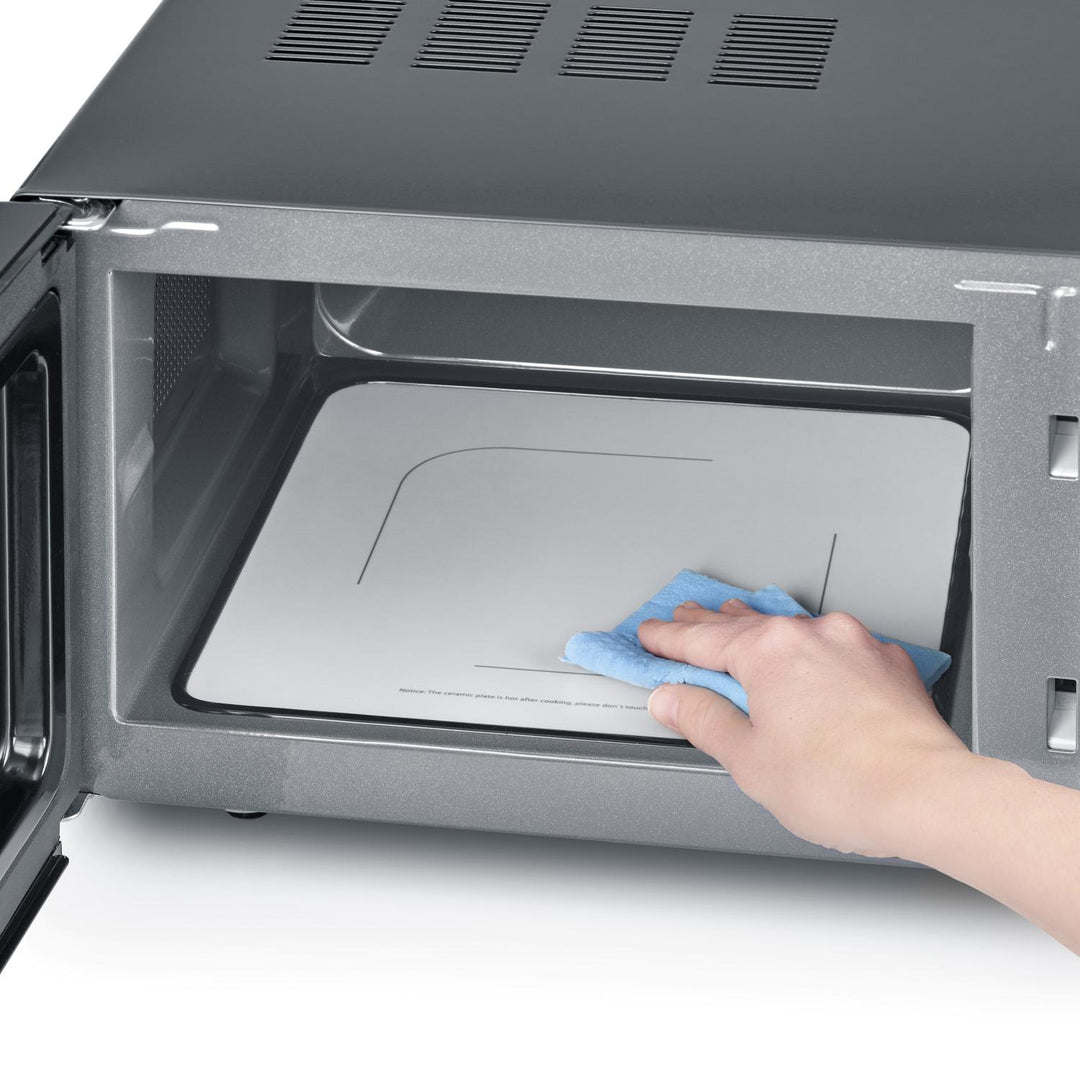 Severin - Mikrovågsugn 800W med keramisk bottenplatta MW 7761